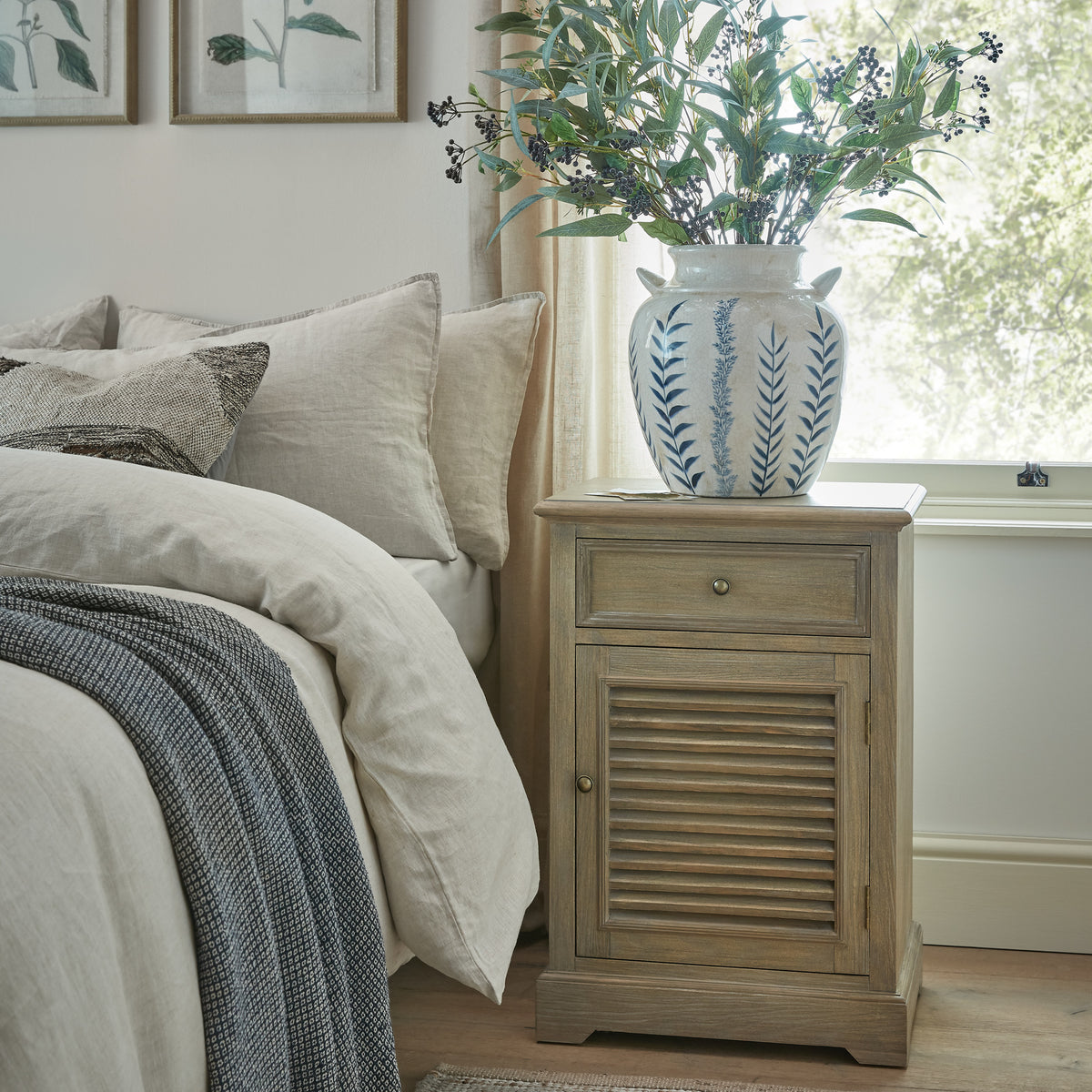 Delphine Collection 1 Drawer 1 Door Chest Right Hand - image 1