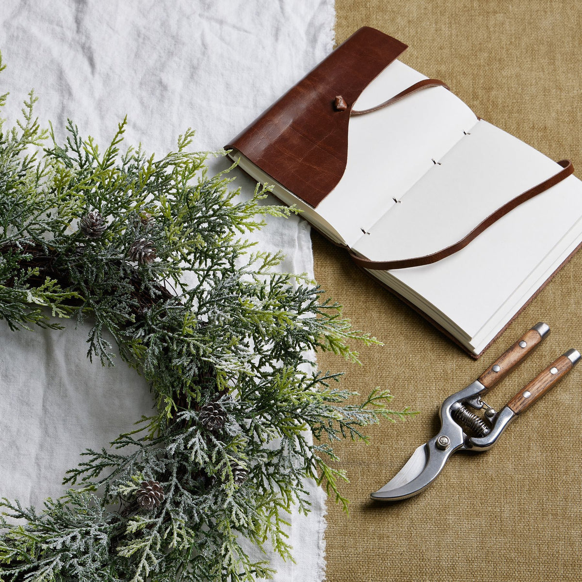 Frosted Pine Wreath With Pinecones - image 5